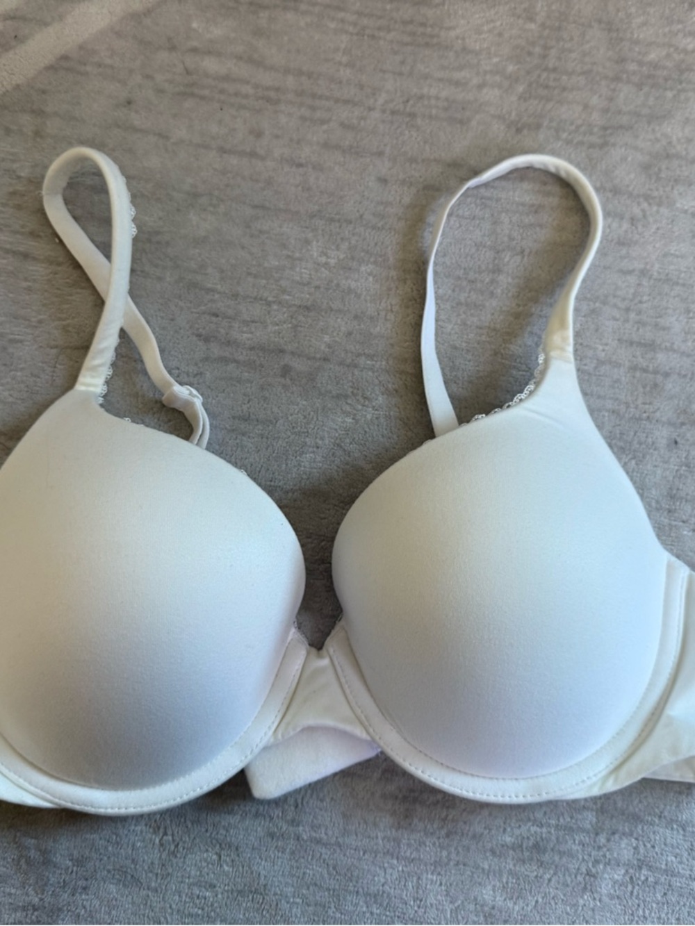 Victoria's Secret Body by Victoria Perfect Shape Bra 36B